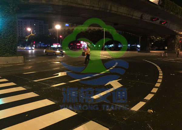 华林路天桥下