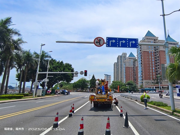 道路标识牌